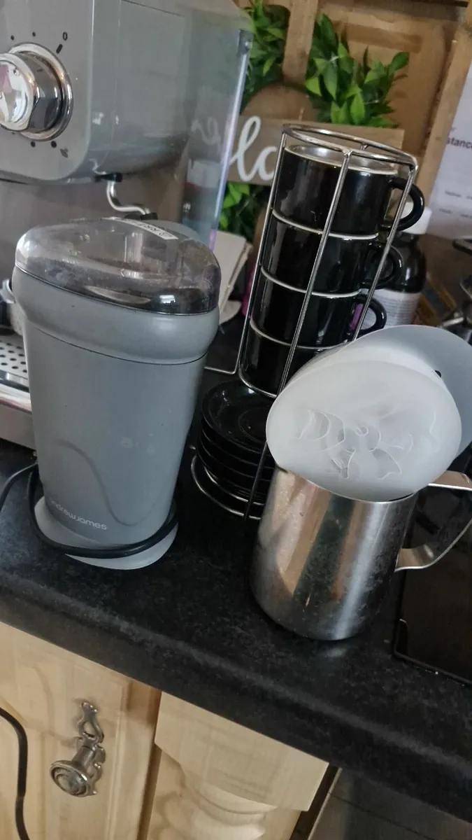 Coffee machine & accessories - Image 3