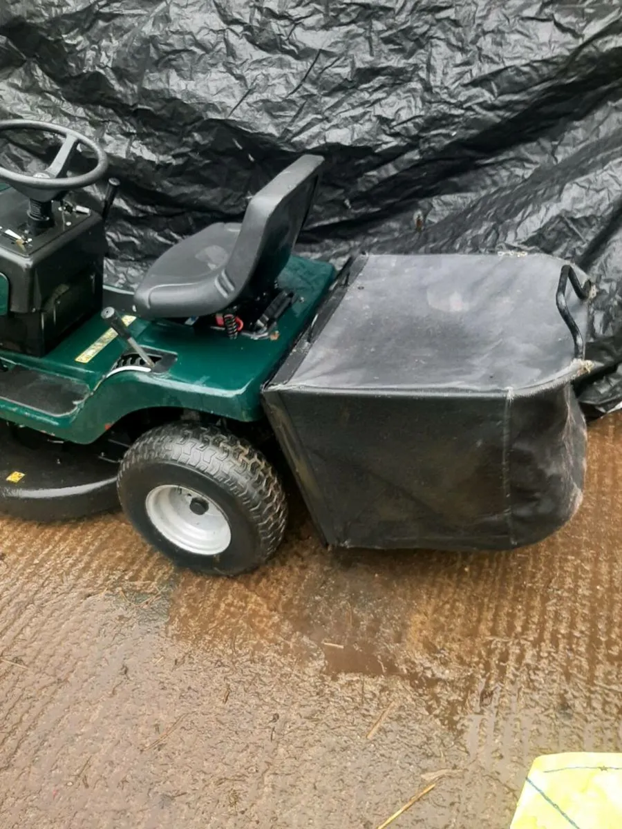 Ride on mower - Image 2