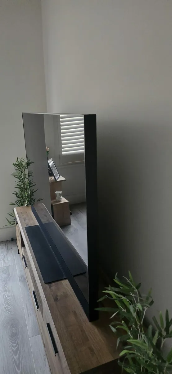 Sky Glass 65" TV - Image 4