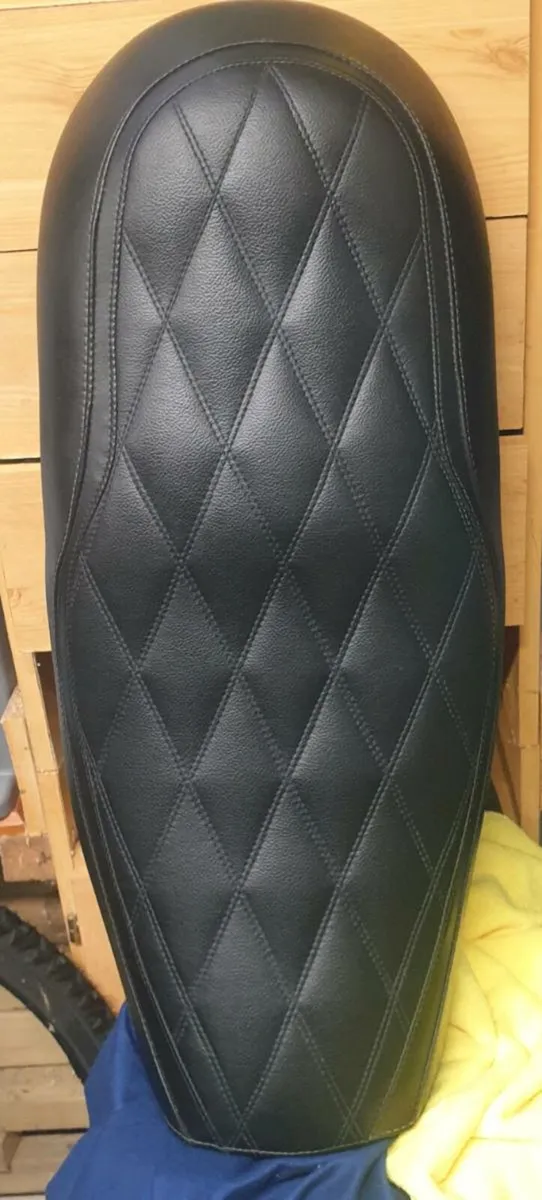 Royal Enfield Interceptor 650 custom leather seat - Image 2