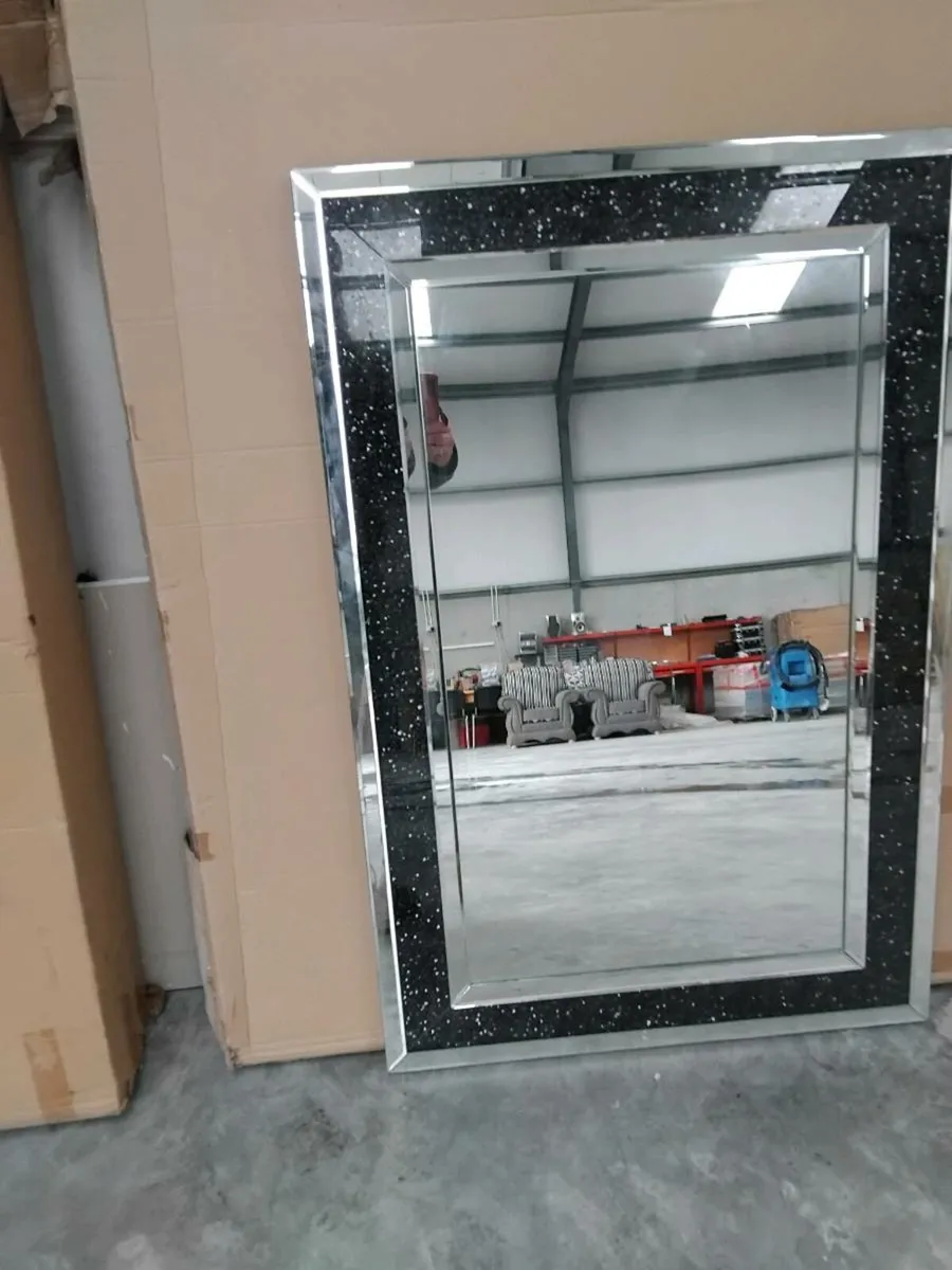 Large mirror - Image 1