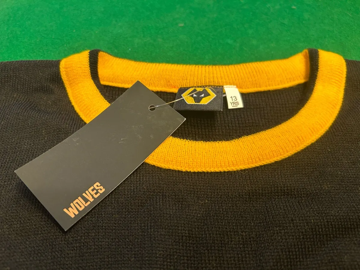 Wolves FairIsle Gnome jumper age 13-14 - Image 3