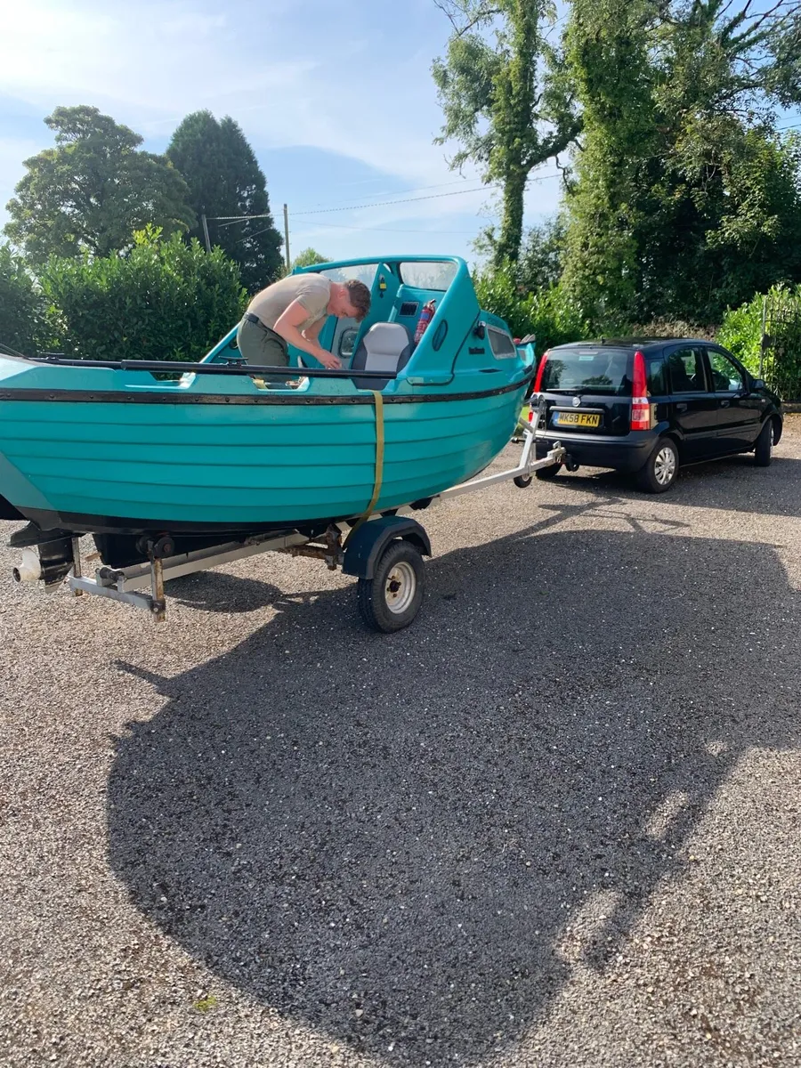 Fishing boat - Image 2