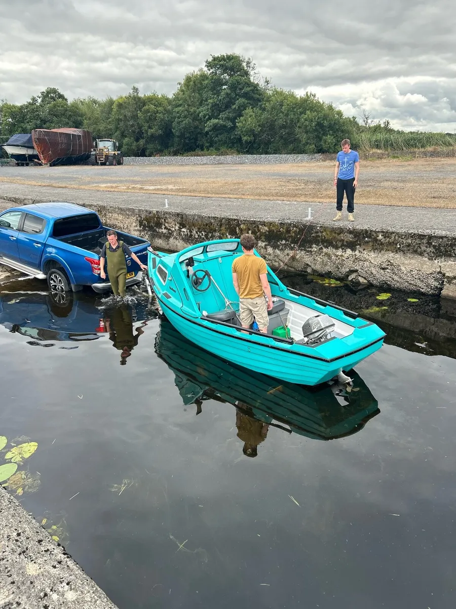 Fishing boat - Image 4