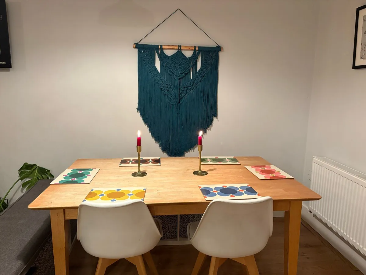 Kitchen table - Image 1