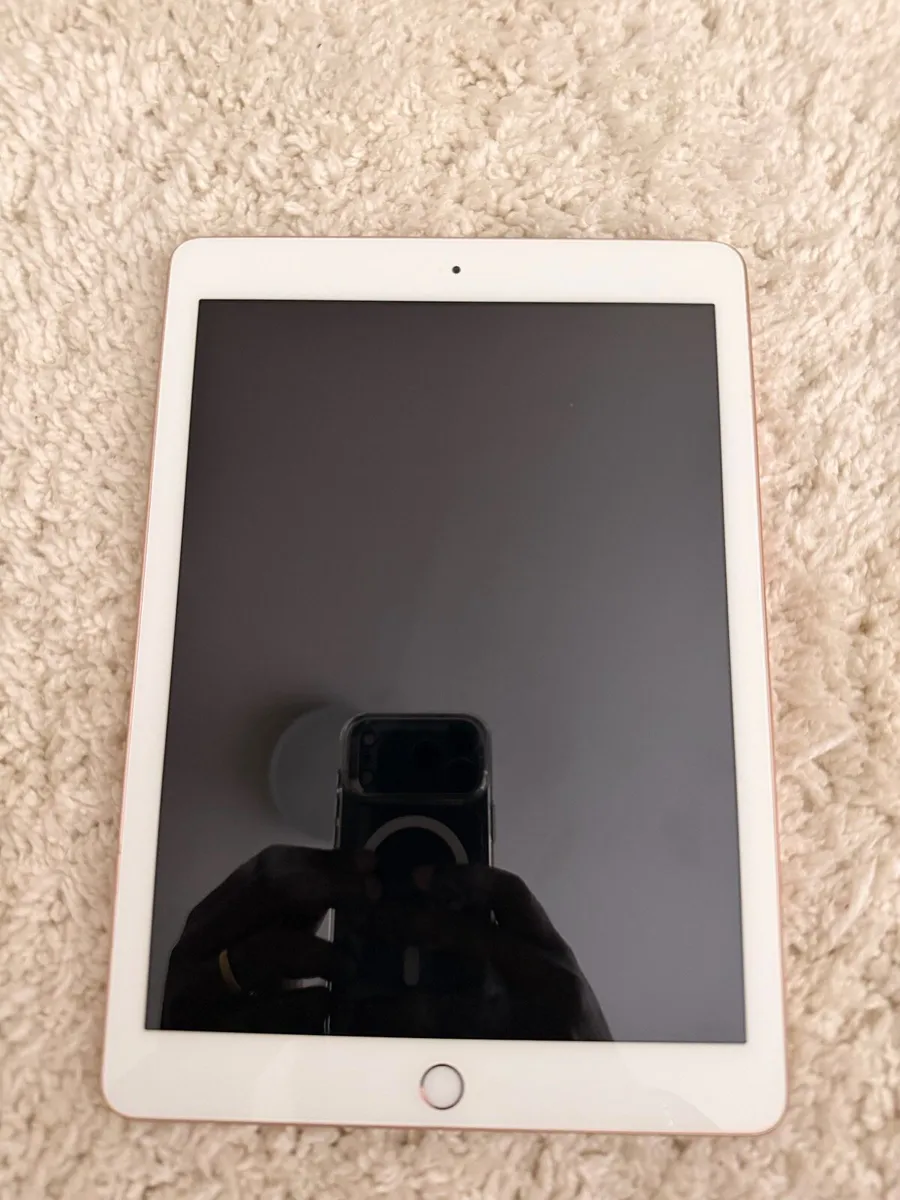 iPad rose gold - Image 1
