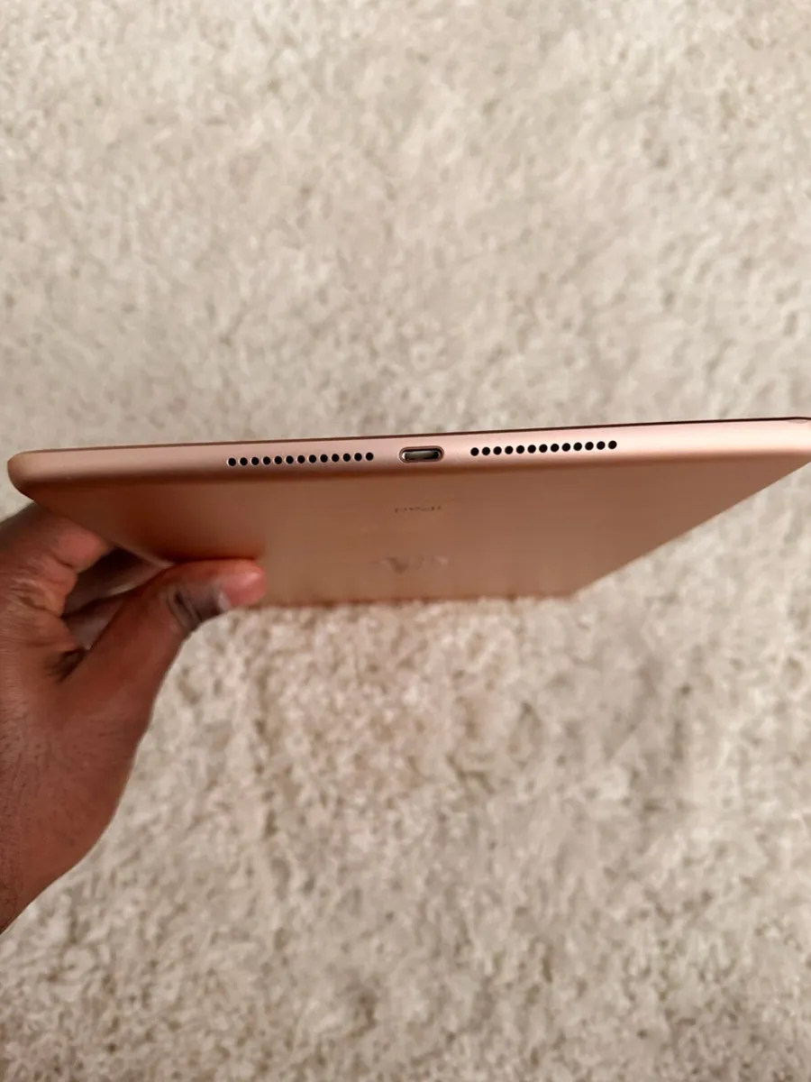 iPad rose gold - Image 4