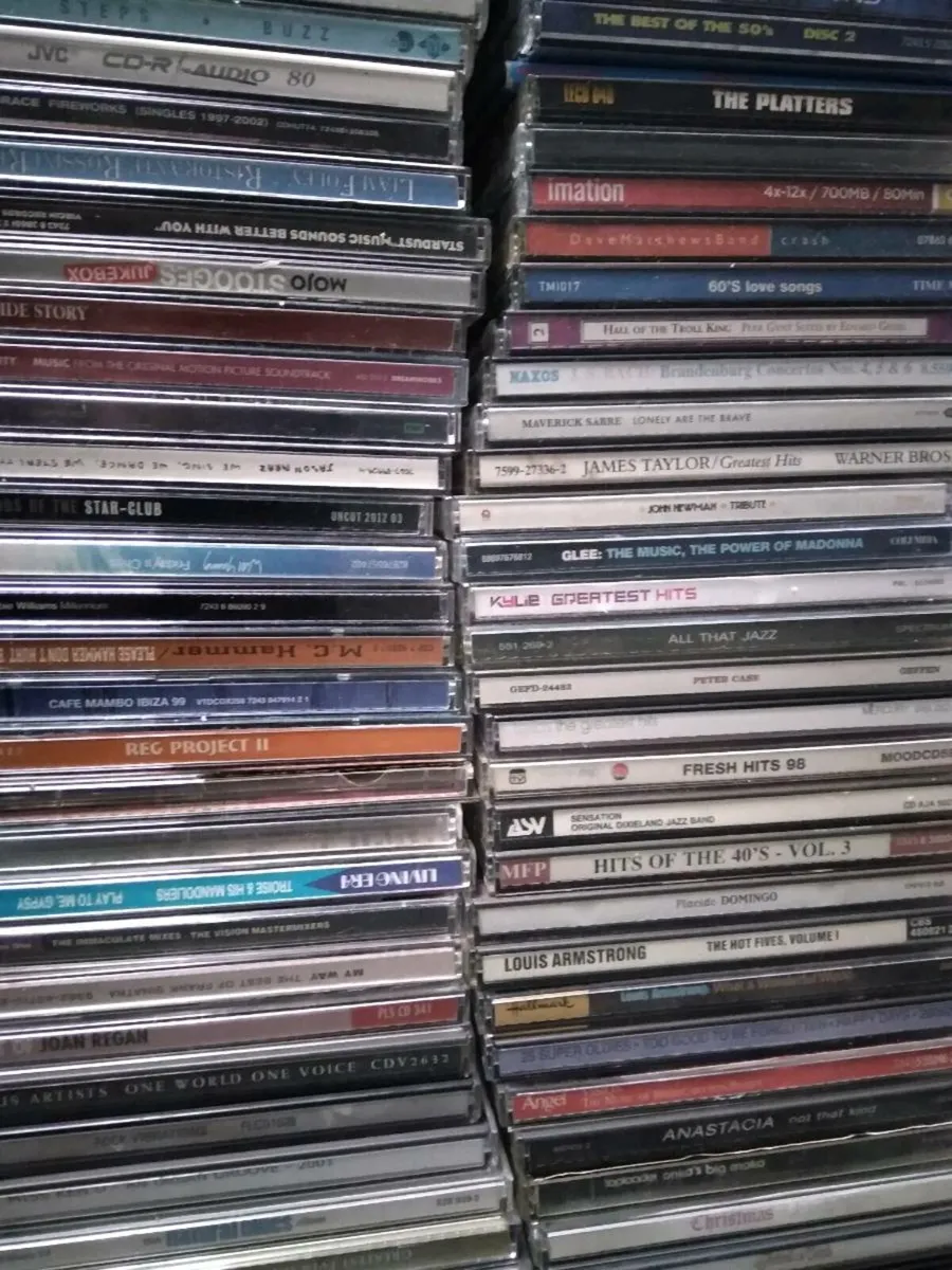 For Sale 500no CD Albums as one lot.Price €80 - Image 1