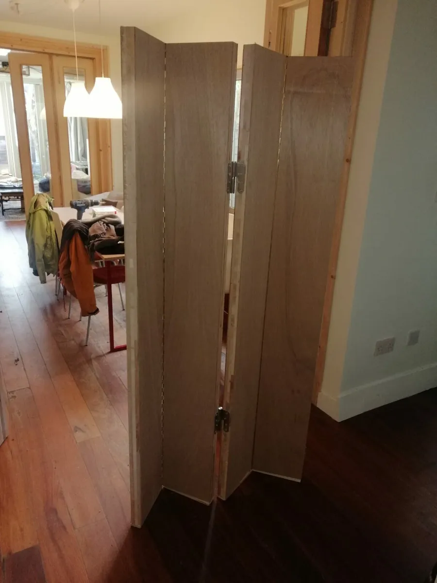 Wooden screen with four panels - Image 2