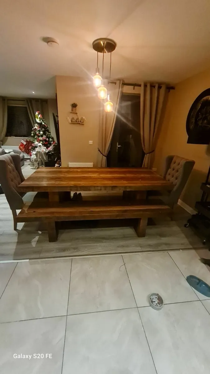8 seater table - Image 1