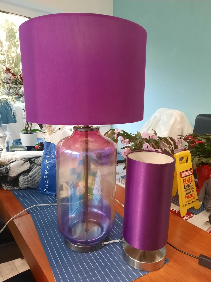 2 beautiful lamps - Image 1