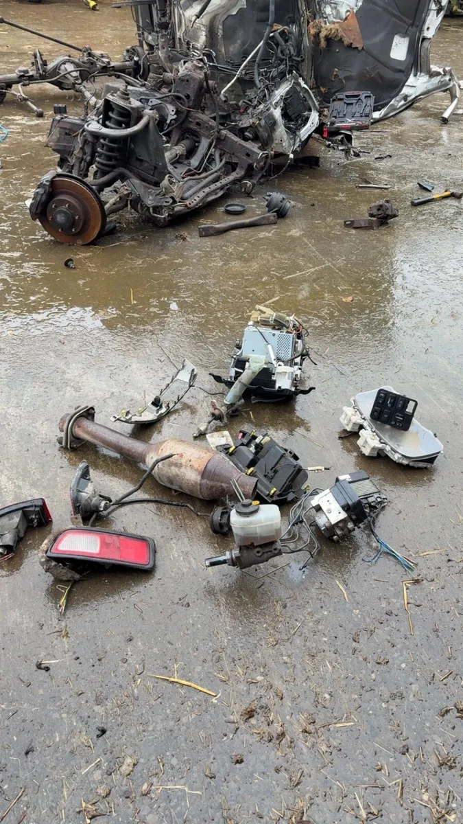 2007 landcuiser parts - Image 2