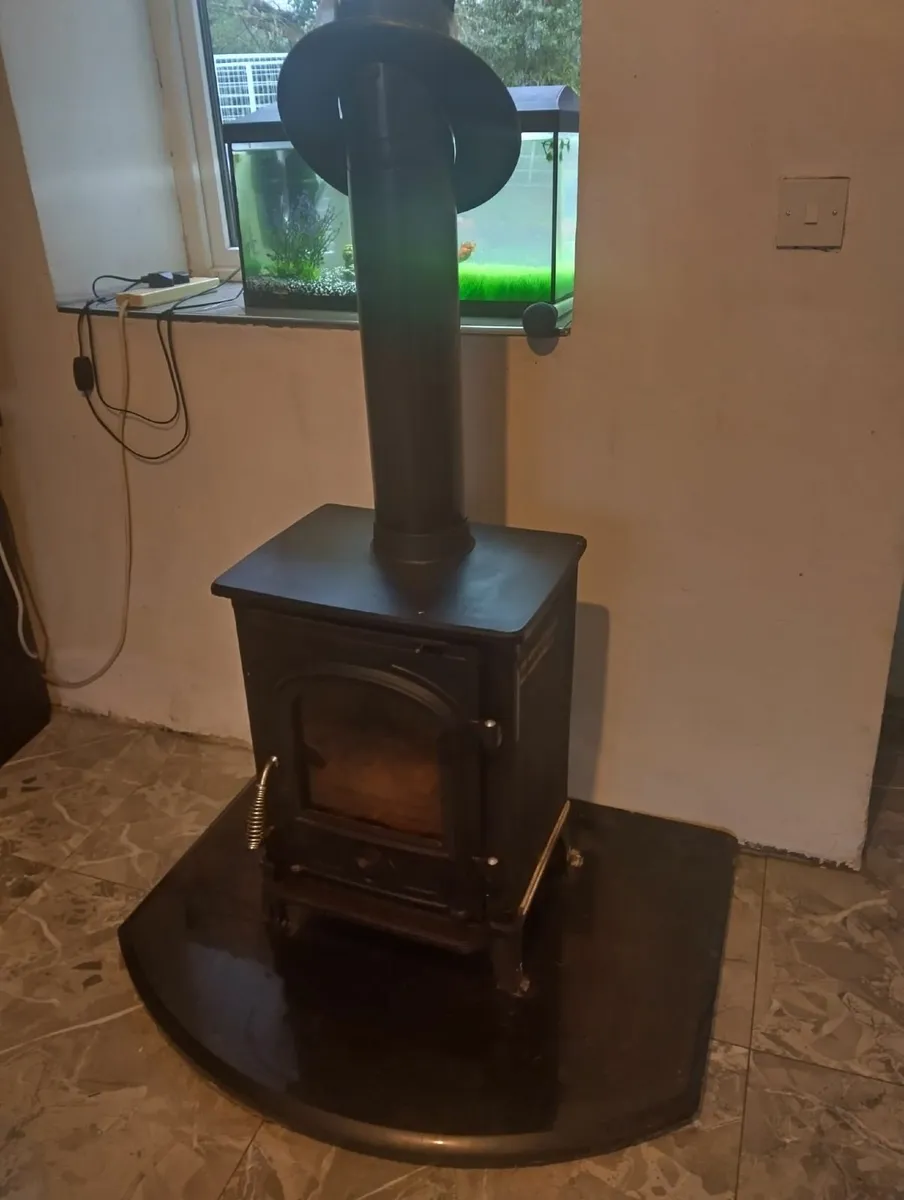 Henley Erne 8kW multifuel stove €500