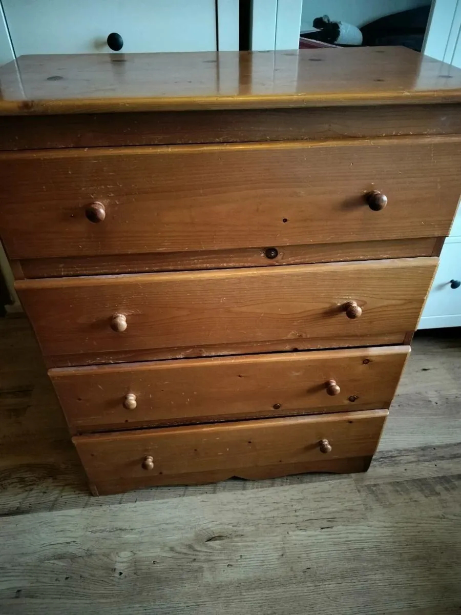 Chest of 4 drawers - Image 1