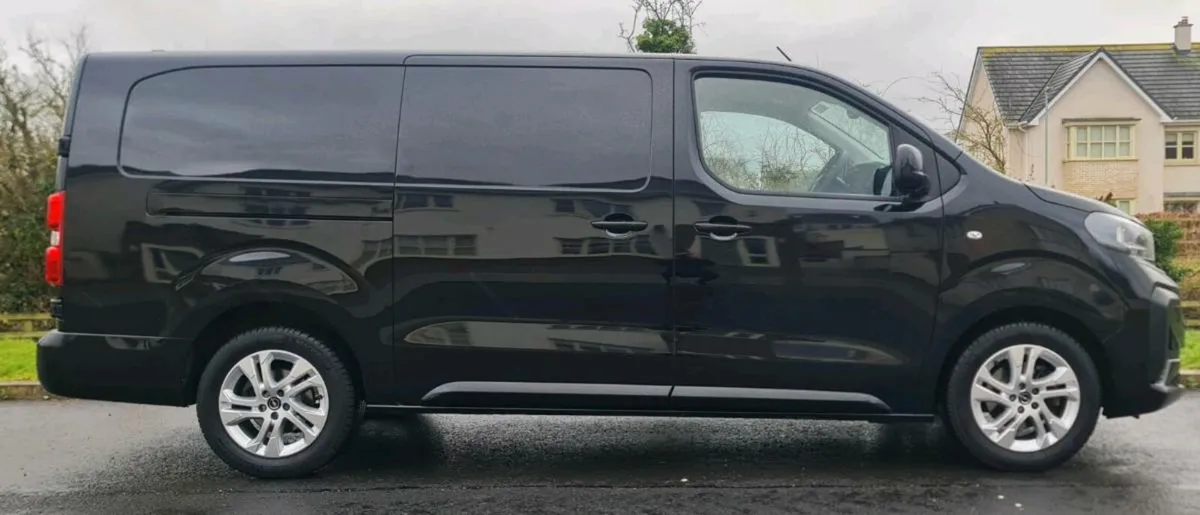 Opel Vivaro Sportive 1.5 CDTI 120BHP - Image 3