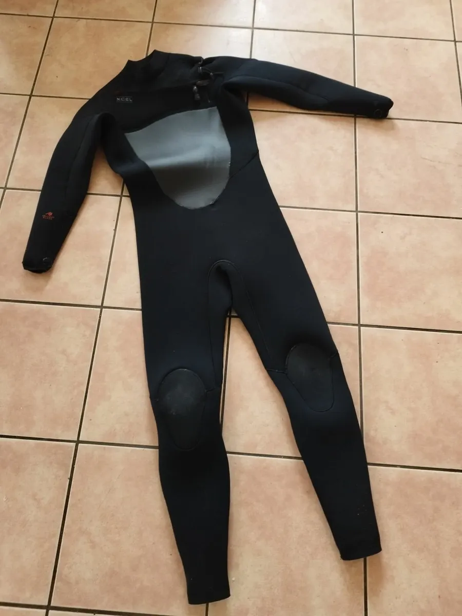Xcel Drylock wetsuit 5/4mm  Large - Image 2