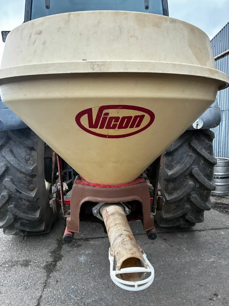 Vicon Wagtail Spreader - Image 1