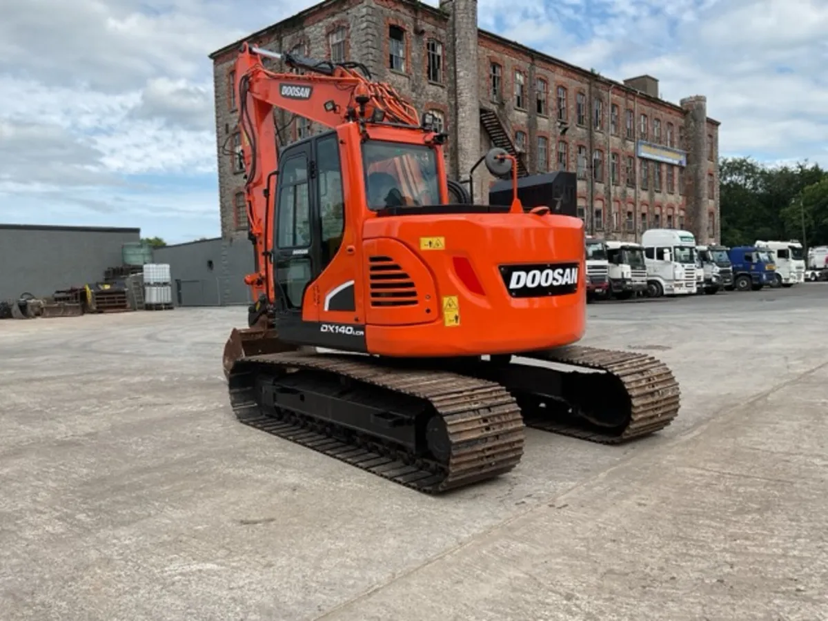 2017 Doosan DX140LCR-5 - Image 4