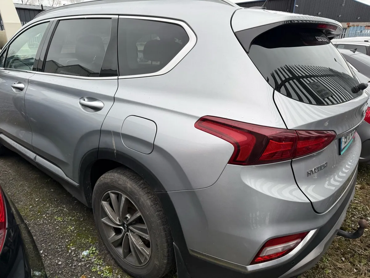 2019 Hyundai Santa Fe 2wd Executive NEEDS ENGINE - Image 3