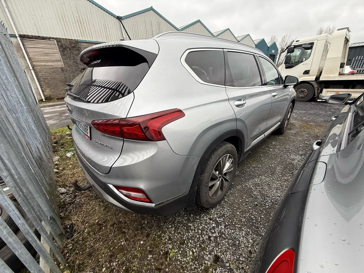 2019 Hyundai Santa Fe 2wd Executive NEEDS ENGINE - Image 4