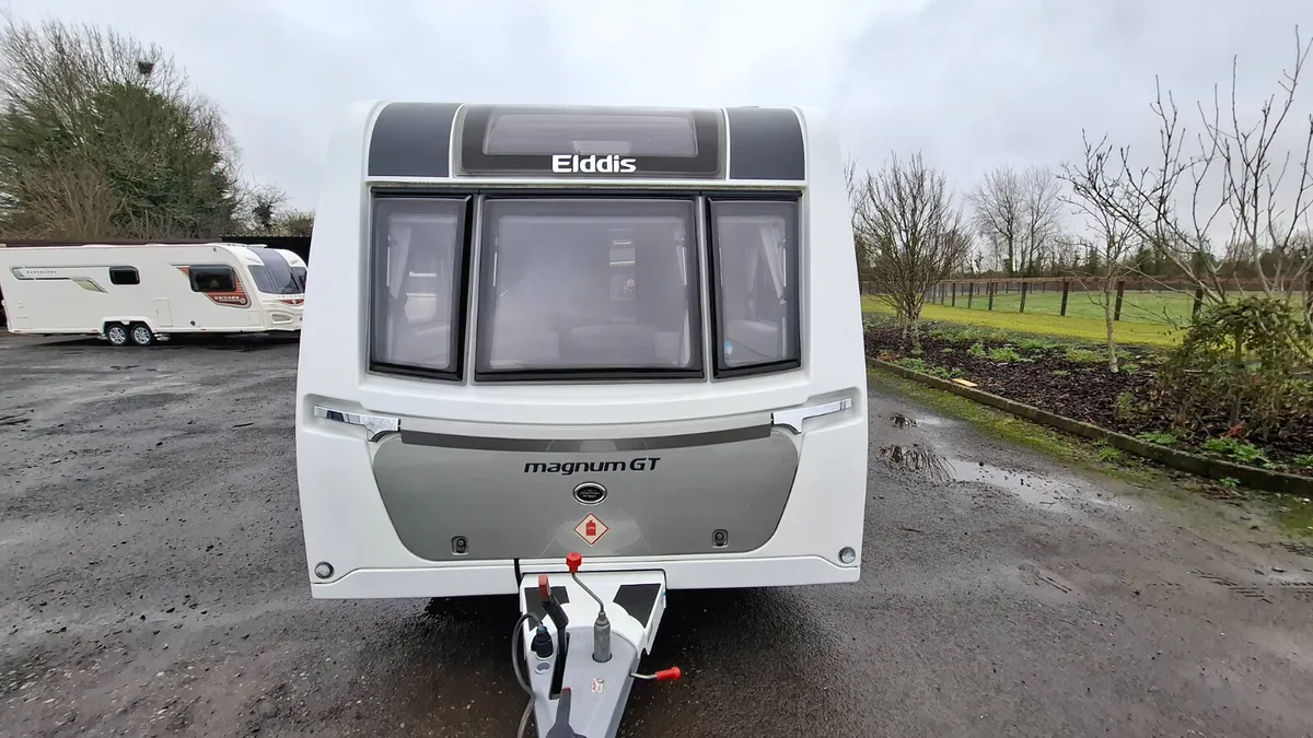 Elddis  Magnum GT Caravan Island bed - Image 2