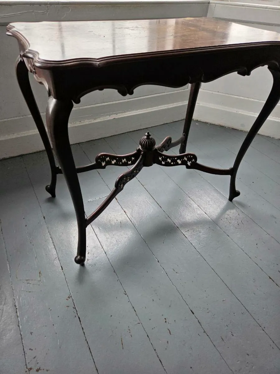 Antique table - Image 1
