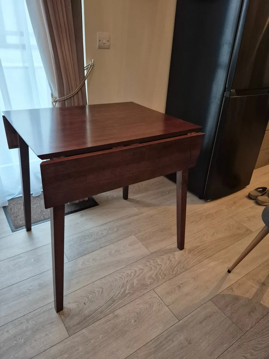 Kitchen  table - Image 1