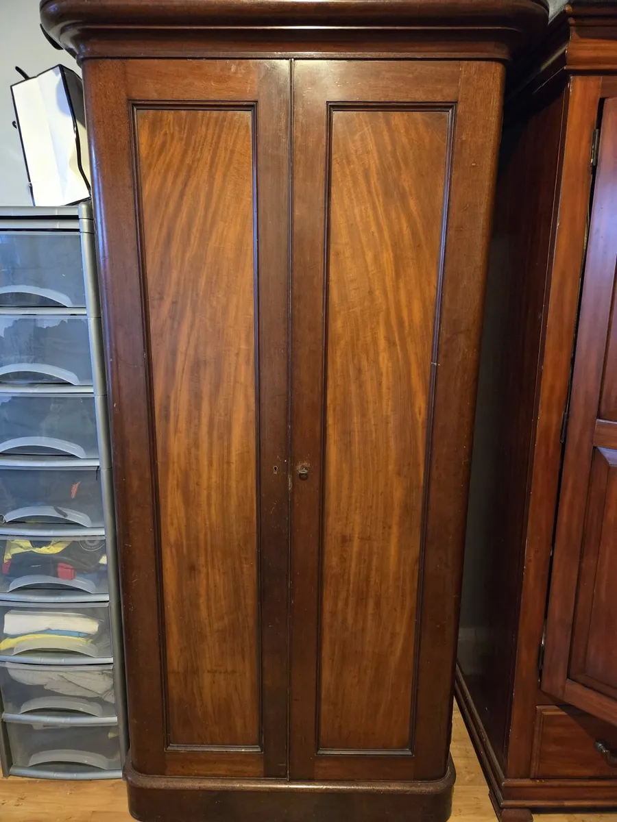 Antique wardrobe - Image 2