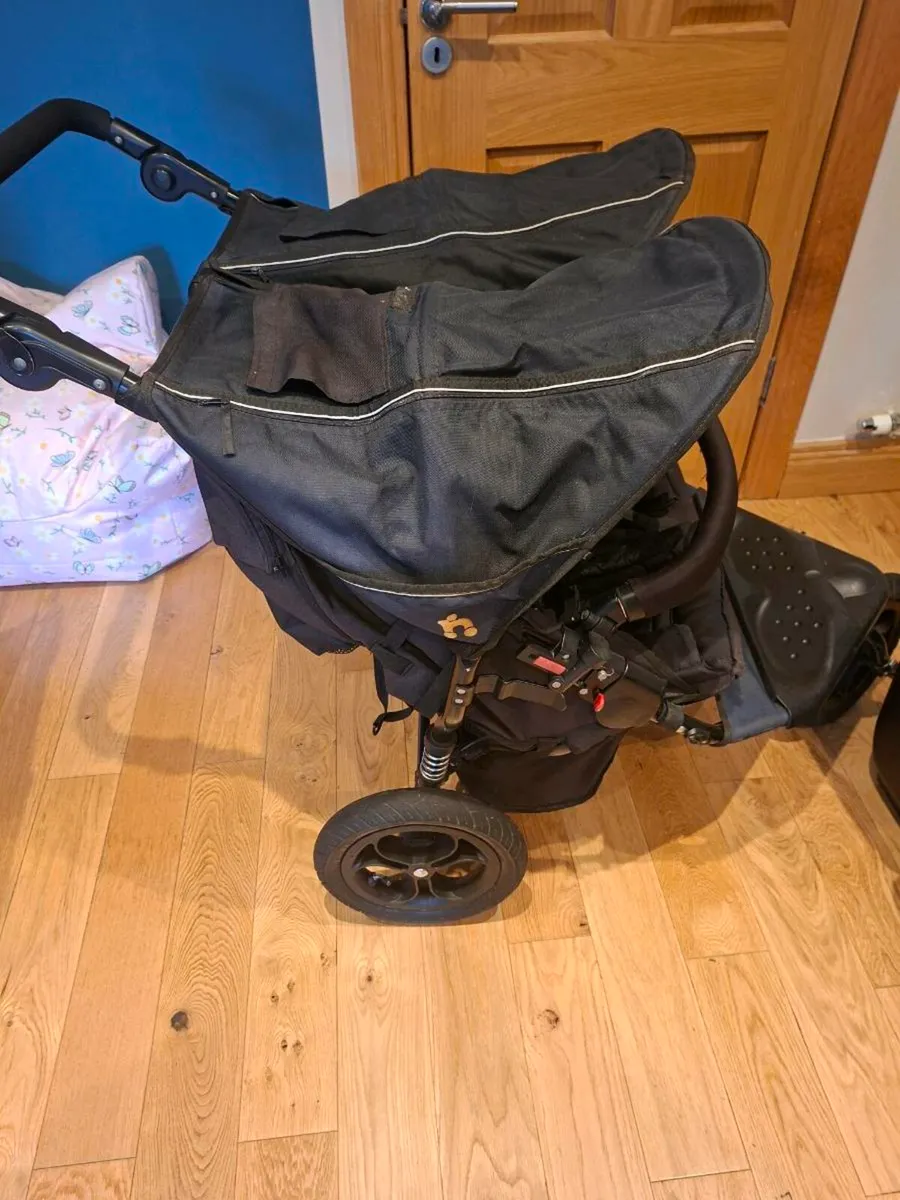 Out N About v4 Double Nipper Buggy+shopping basket - Image 1