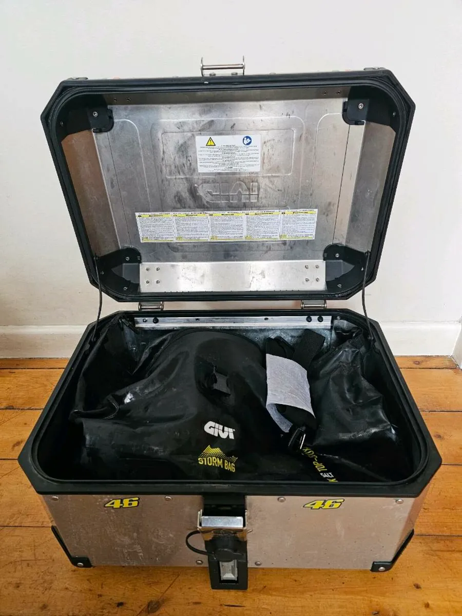 Givi Trekker aluminum Pannier set - Image 3