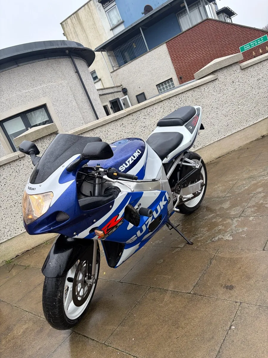 2001 gsxr600cc Mint!! - Image 1