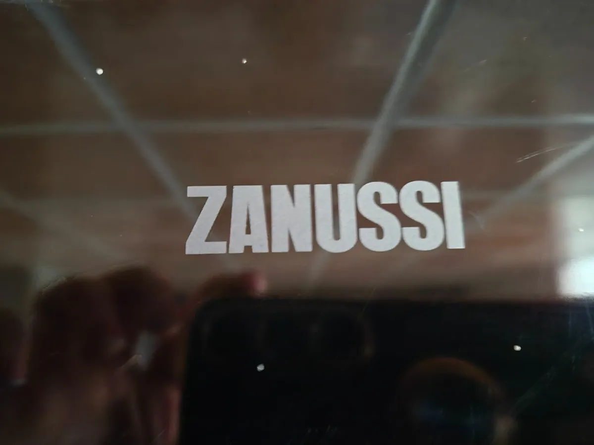 Ivory kitchen and appliances - Image 2