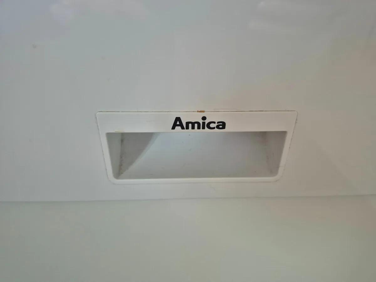 Ivory kitchen and appliances - Image 3