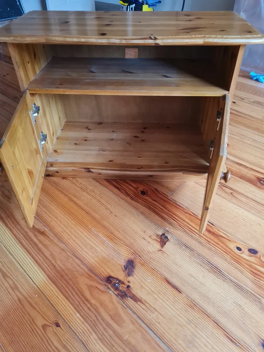 Solid oak tv unit - Image 1