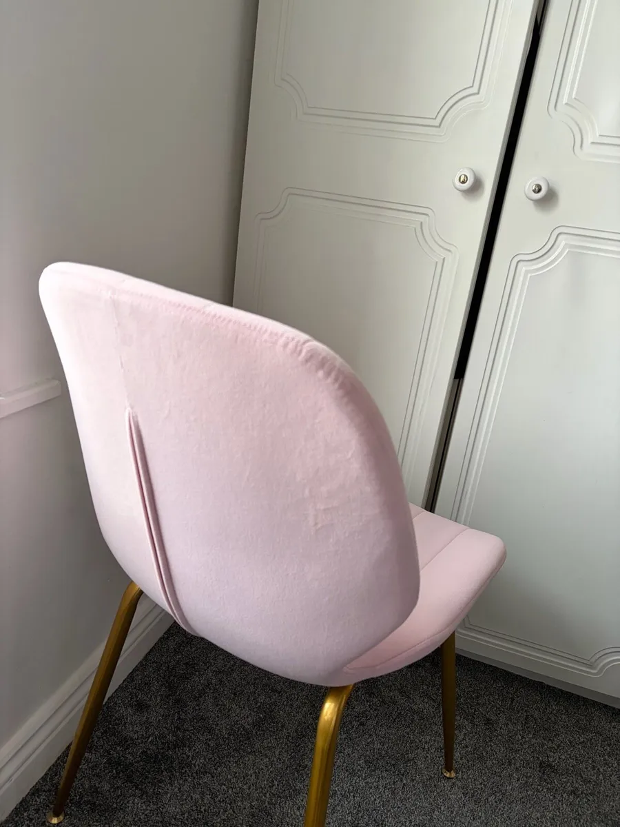 Set of 2 pink chairs - Image 3