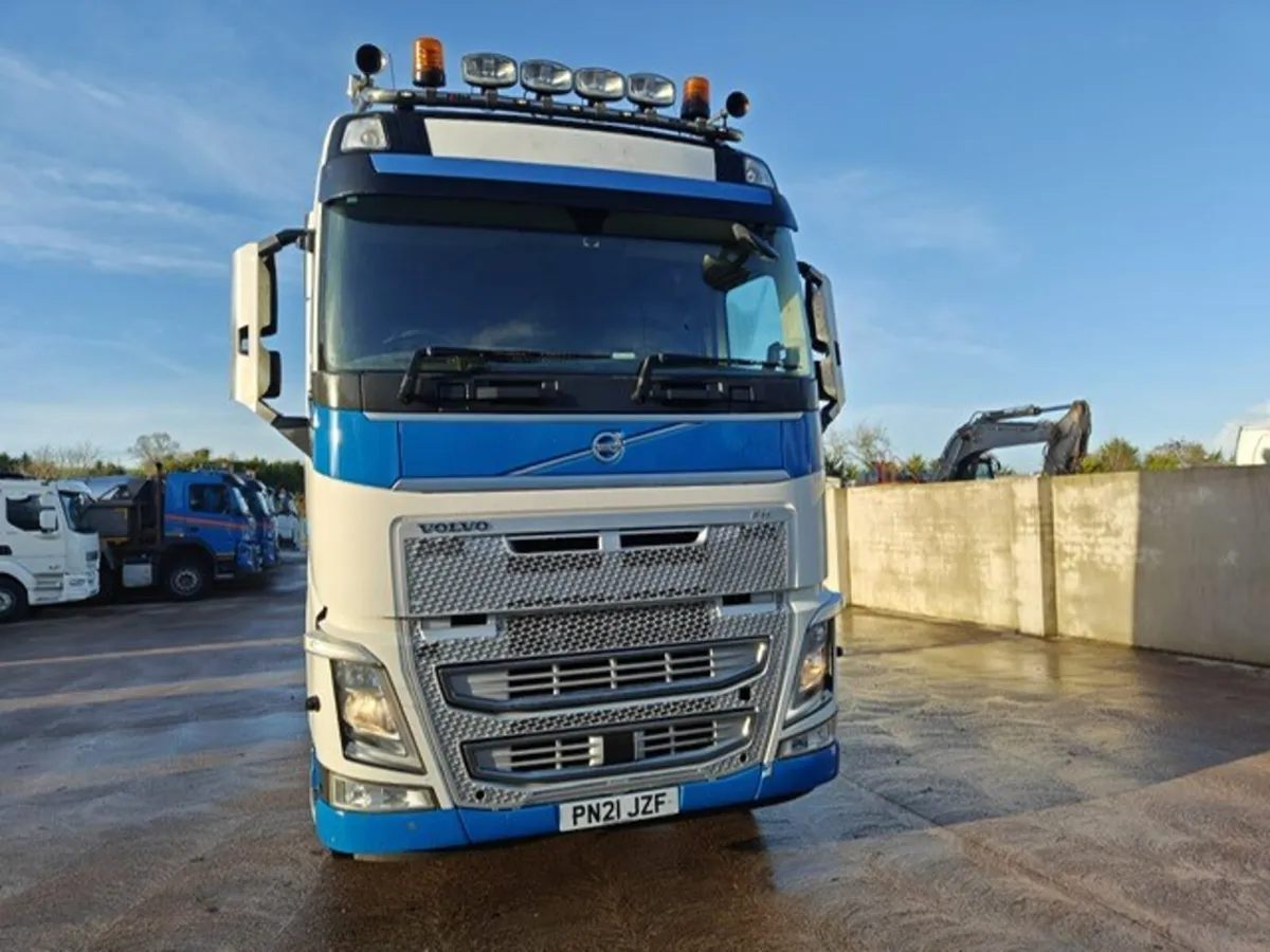 2021 Volvo FH500 6x2 Tag Axle - Image 2