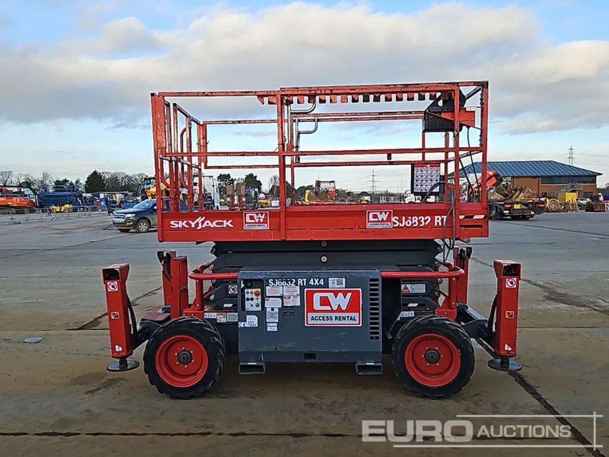 2021 SkyJack SJ6832RT - Image 4