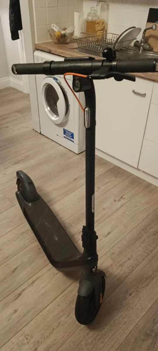 E Scooter - Image 2