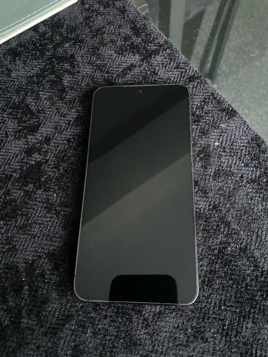 Samsung S23 - Image 1