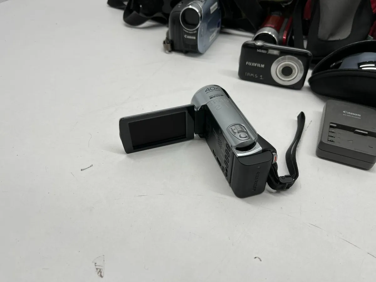 Online Auction Of A Photography Equipment & More! - Image 1