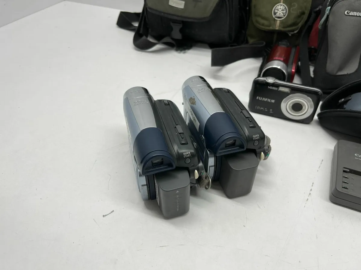 Online Auction Of A Photography Equipment & More! - Image 4