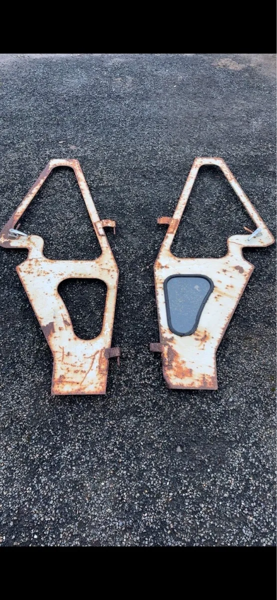 David Brown 990 parts - Image 1