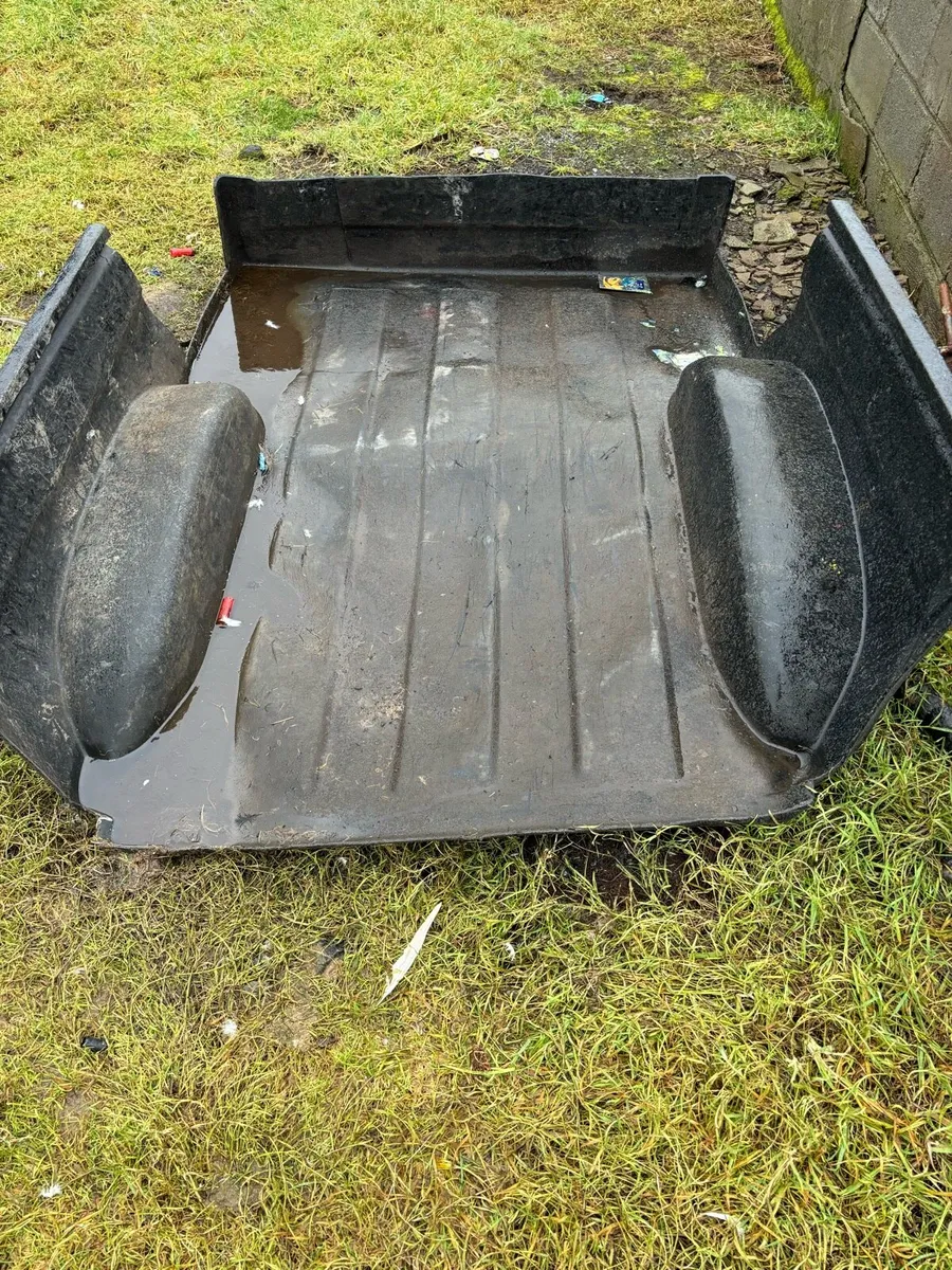 Land Cruiser boot insert - Image 1