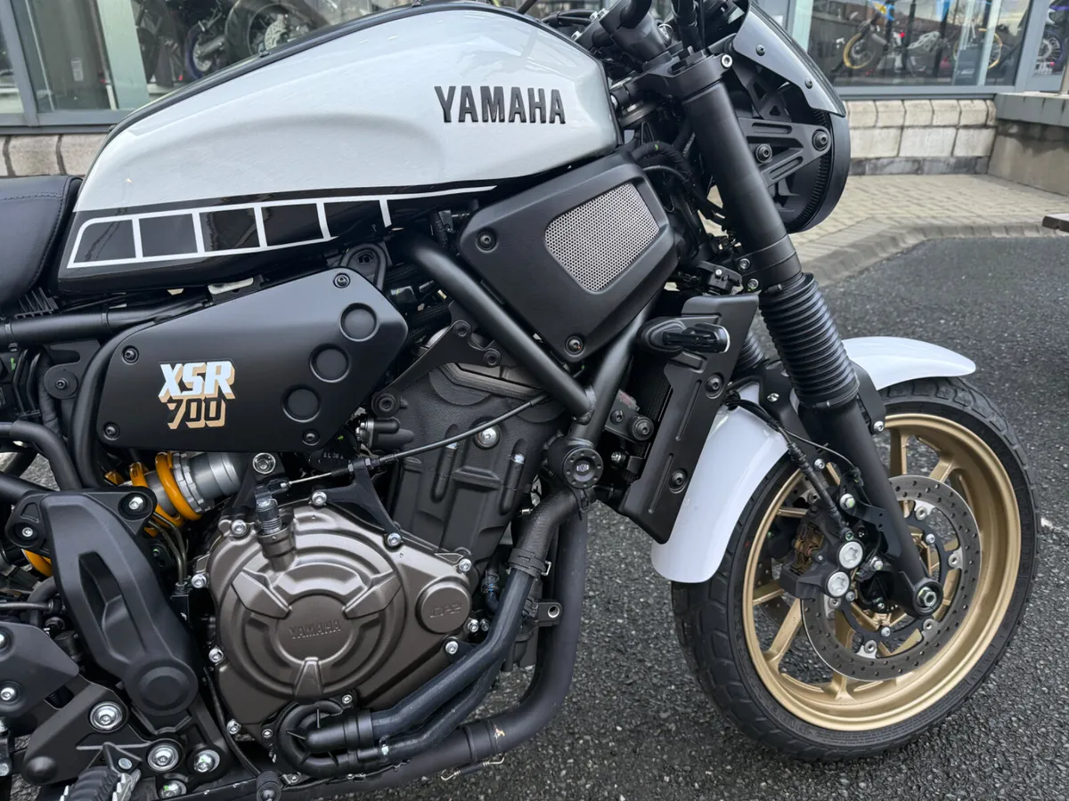 2025 Yamaha XSR 700 Legacy - Image 2