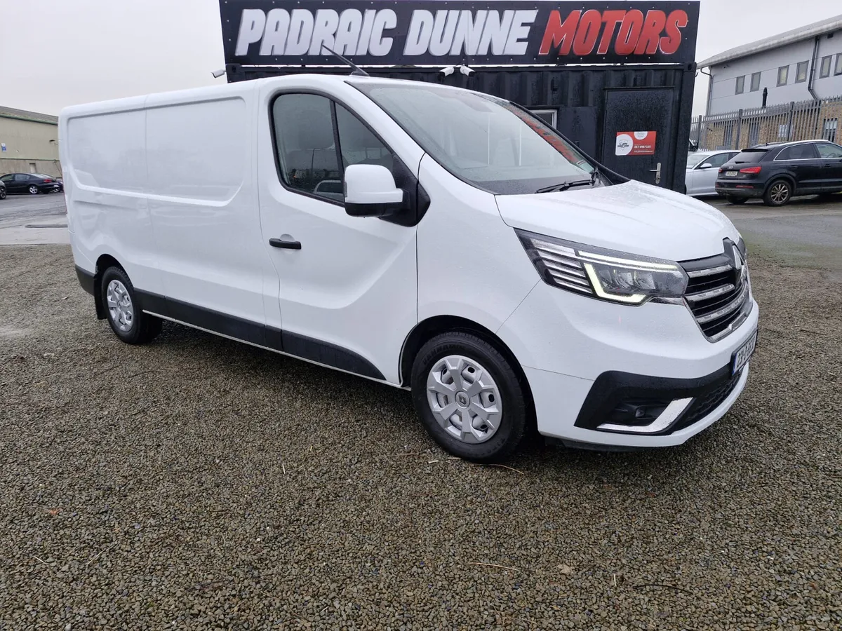231 Renault Trafic LWB - Image 2