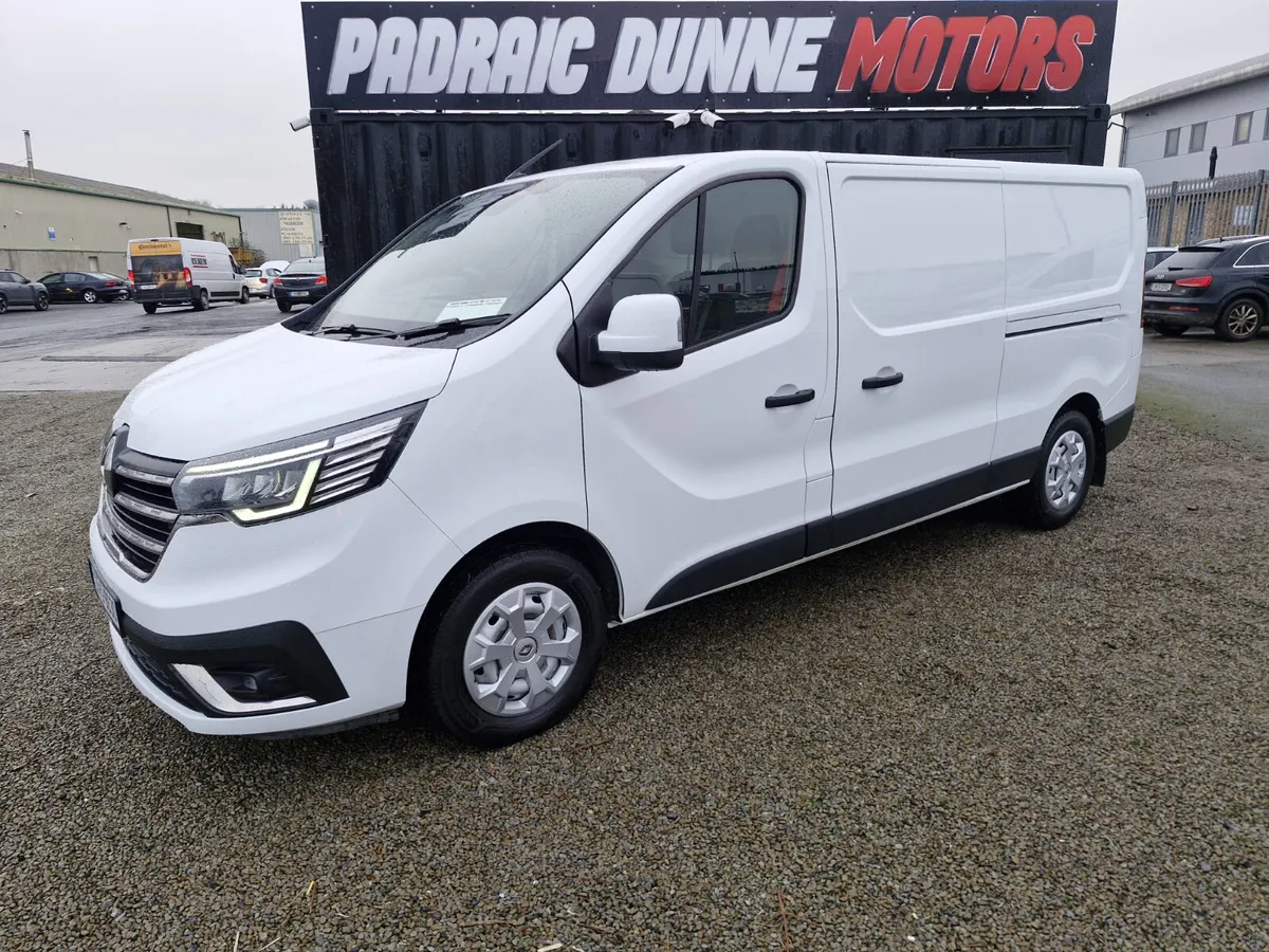 231 Renault Trafic LWB - Image 1