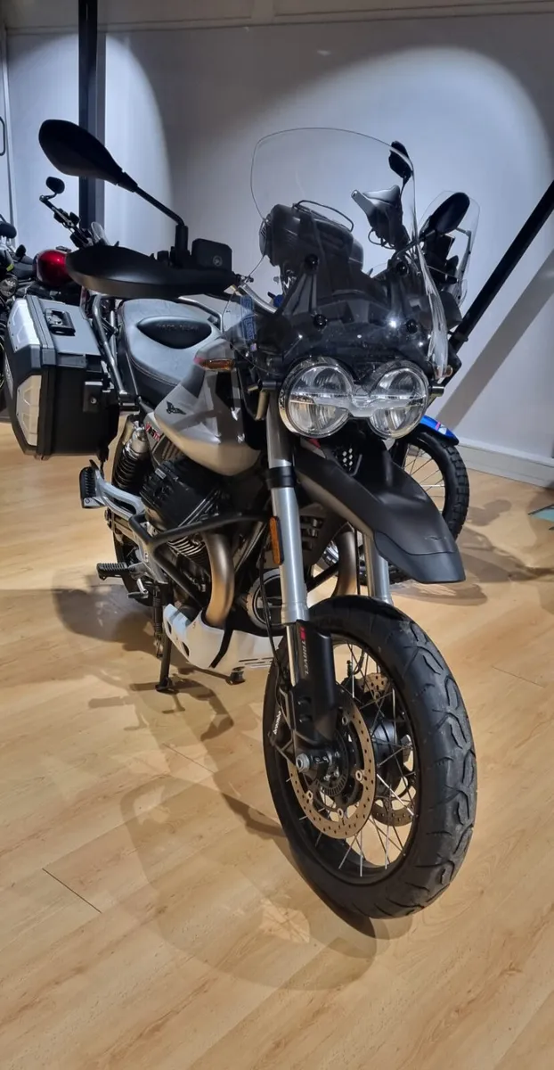 Moto Guzzi V85N Tour - Image 3