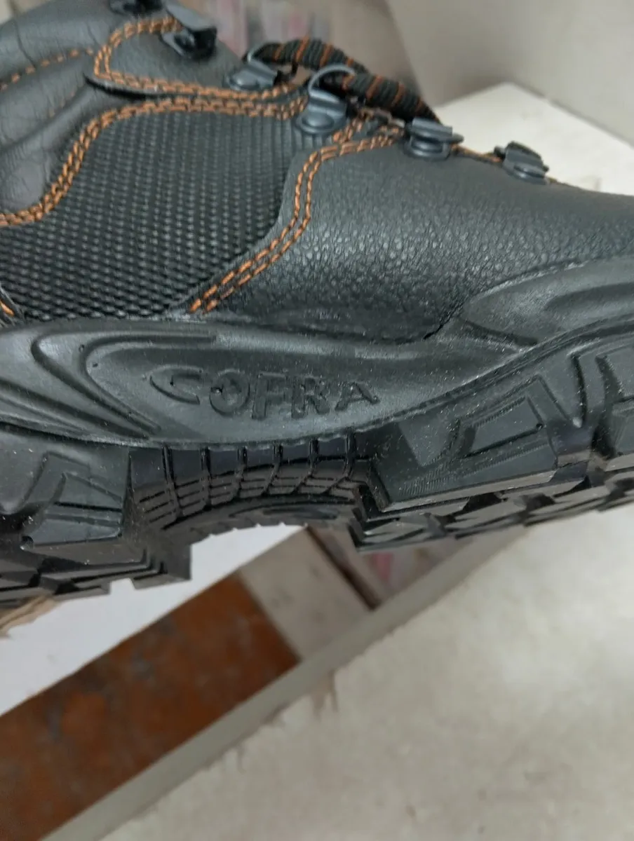 Steel toe-cap shoes size 6 - Image 1