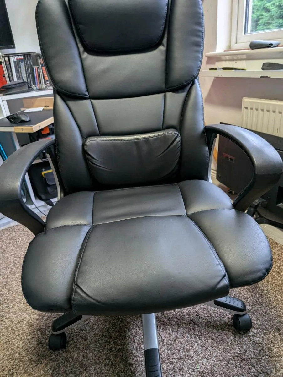 Office chair - Image 1