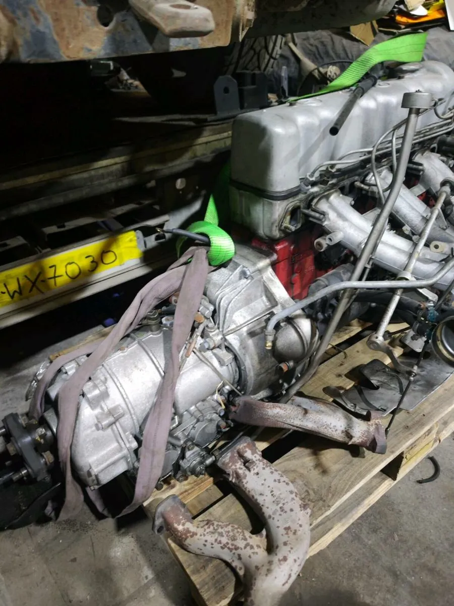 M129 engine from mercedes W108 250se - Image 2